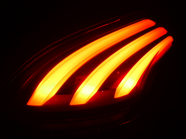 " New Peugeot 208 "
