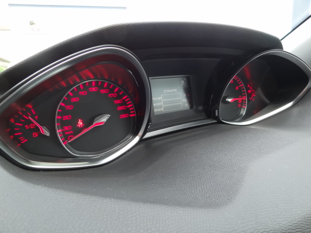 " Peugeot 308 Allure 1.2L EAT6 "