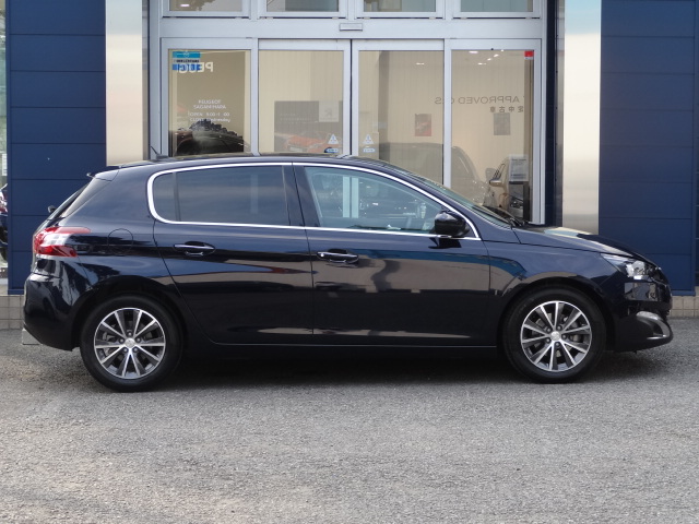 " Peugeot 308 Allure 1.2L EAT6 "