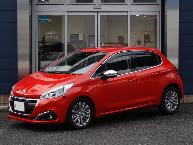 " Peugeot 208 Allure 1.2L EAT6 "