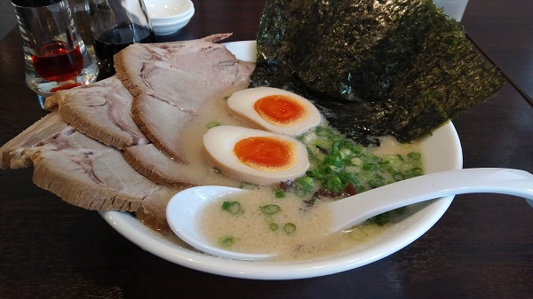 休日はラーメンよく食べます