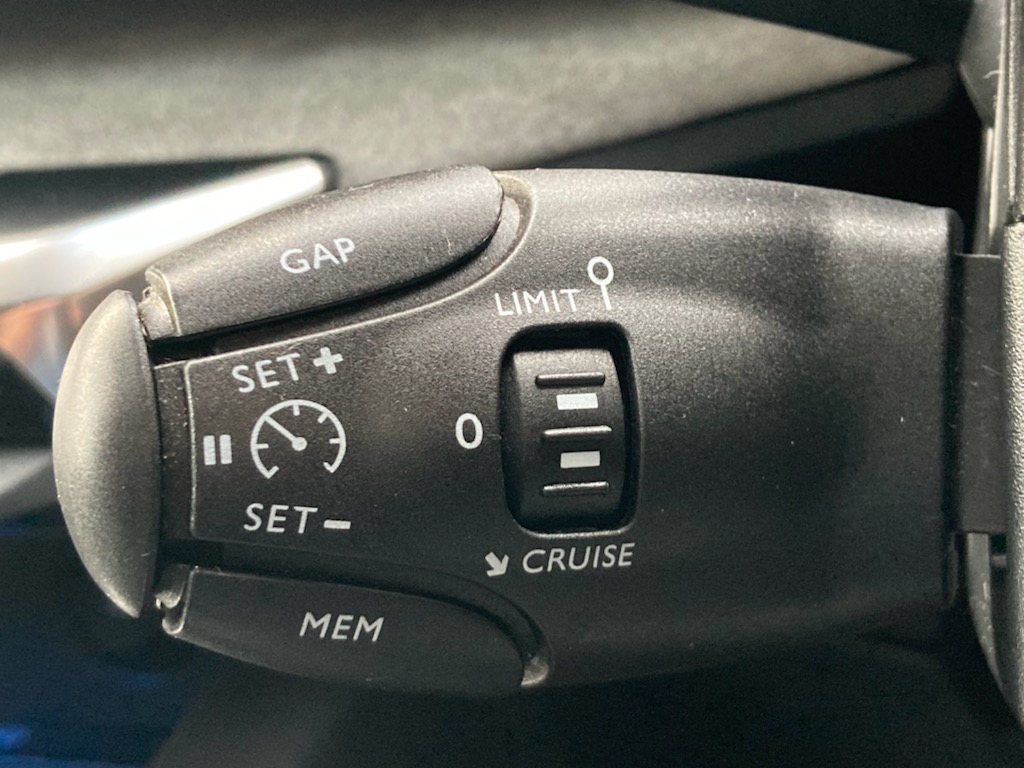 ★3008GT　BlueHDI　8AT★