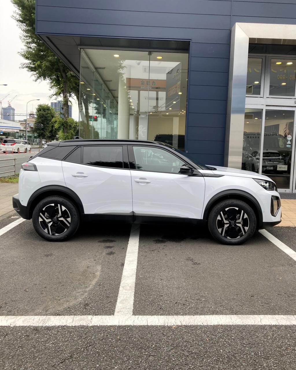 人気のPEUGEOT認定中古車のご紹介です！