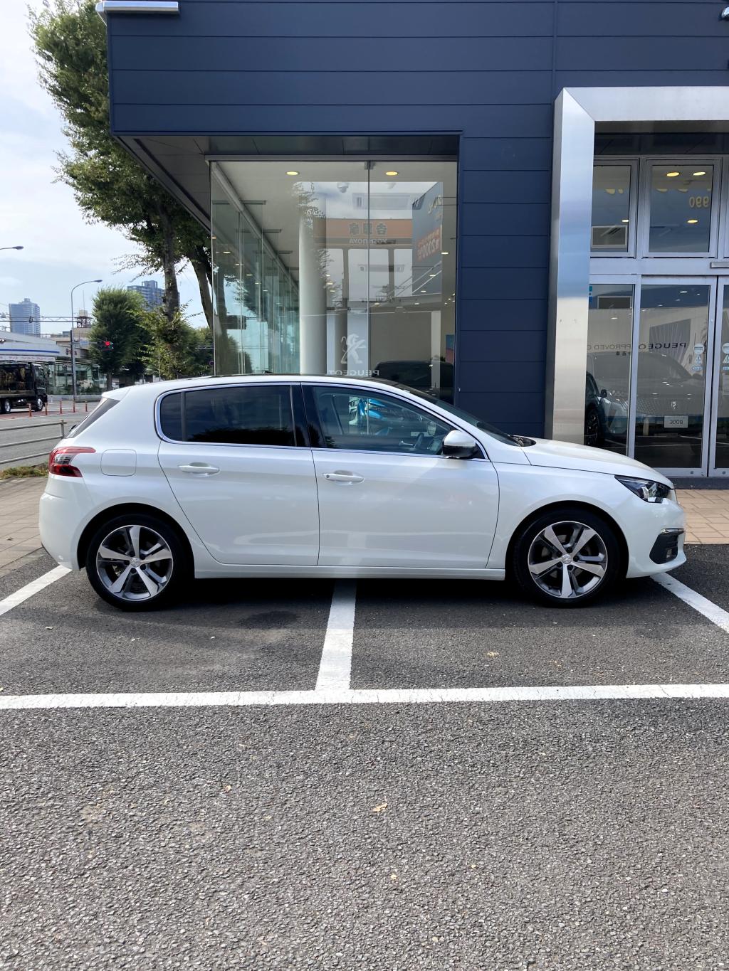 人気のPEUGEOT認定中古車のご紹介です！