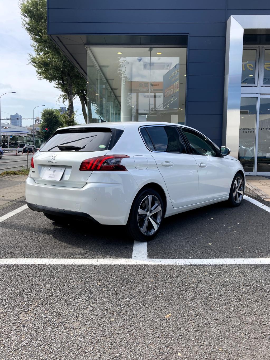 人気のPEUGEOT認定中古車のご紹介です！