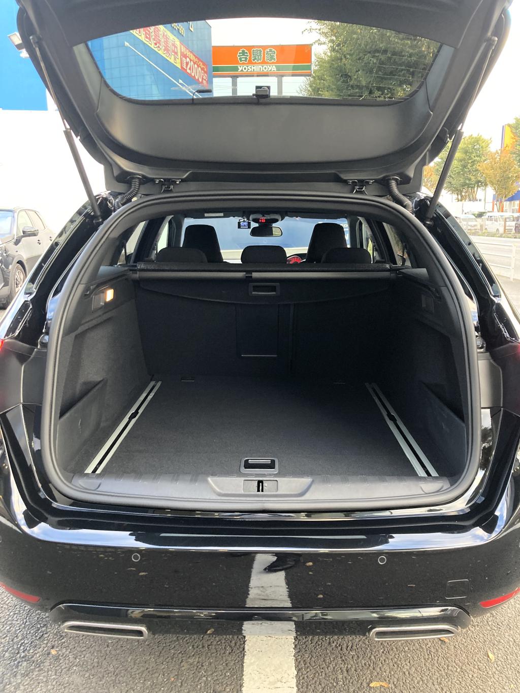 スタイリッシュなSW！プジョー認定中古車のご紹介です～