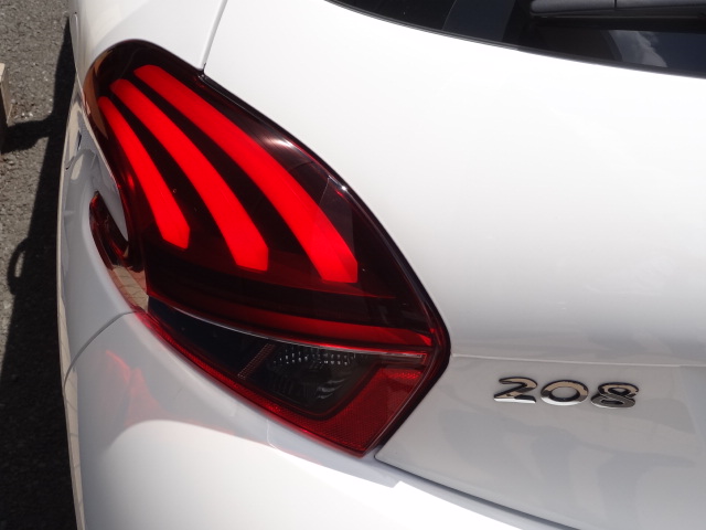 " Peugeot 208 Style F/L 6AT "