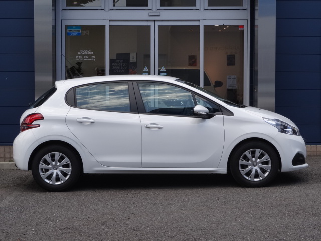 " Peugeot 208 Style F/L 6AT "